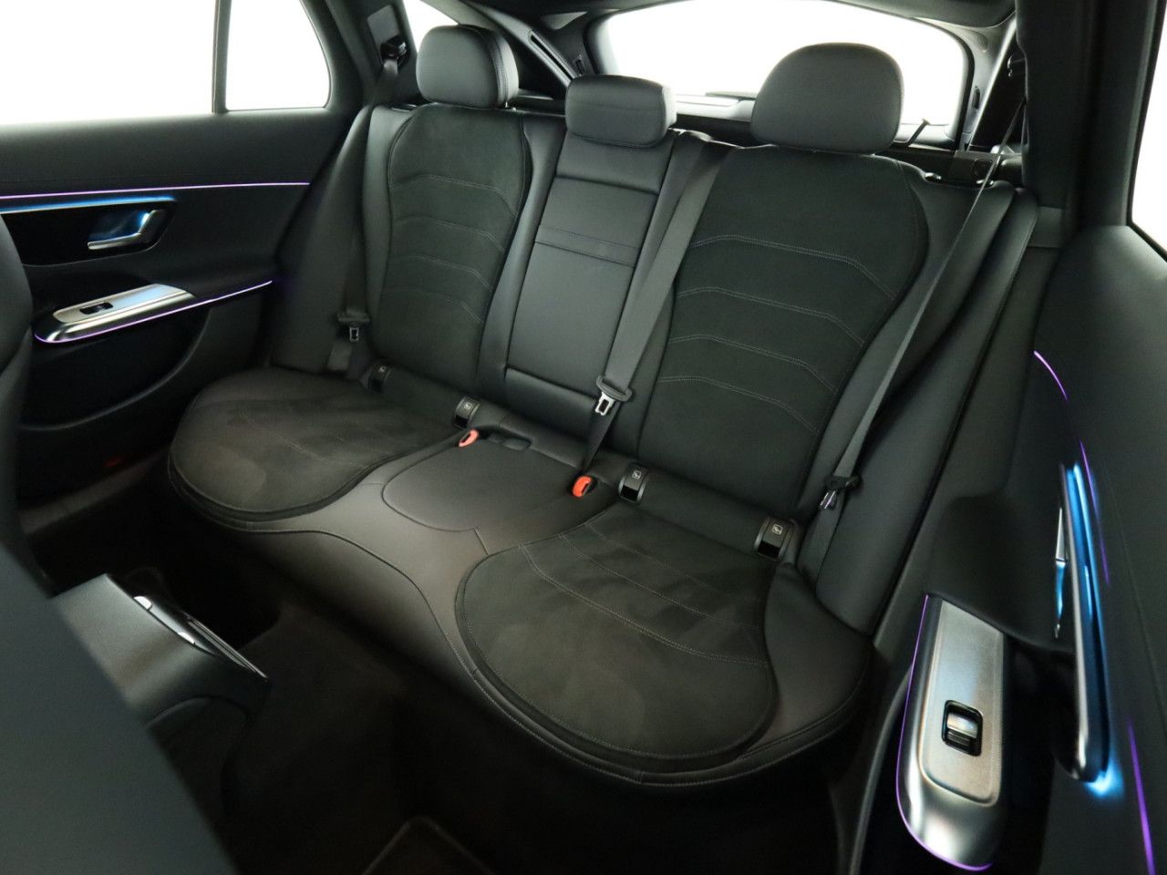 Mercedes-Benz E-Klasse – Bild 18