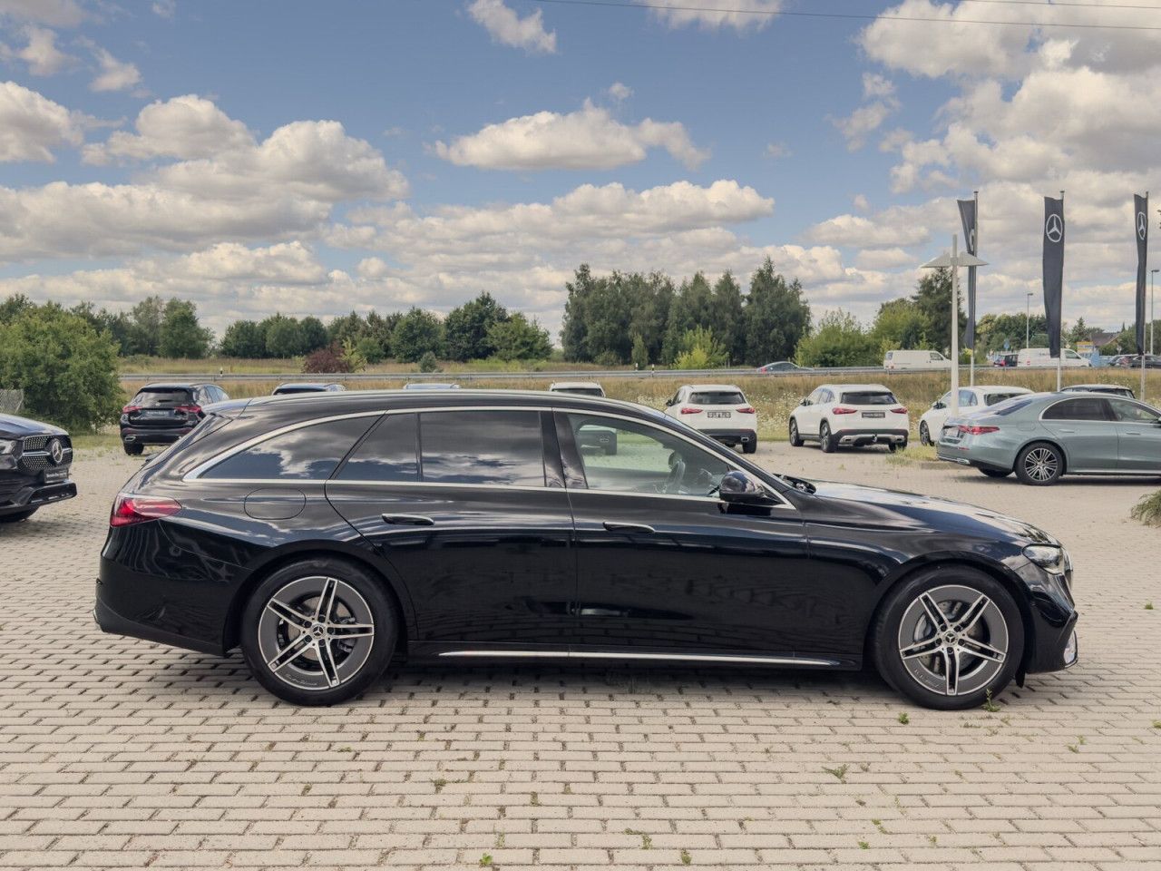 Mercedes-Benz E-Klasse – Bild 8