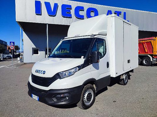 Vehicle image 1 / 12