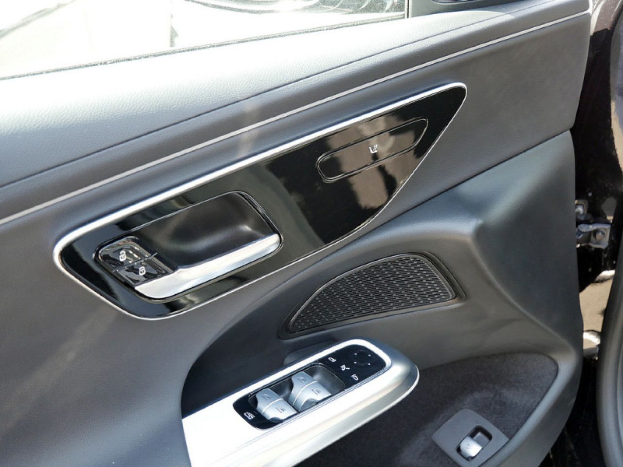 Mercedes-Benz E-Klasse – Bild 14