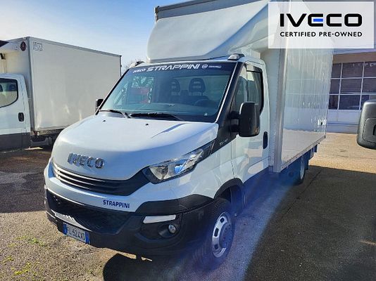 Vehicle image 2 / 6