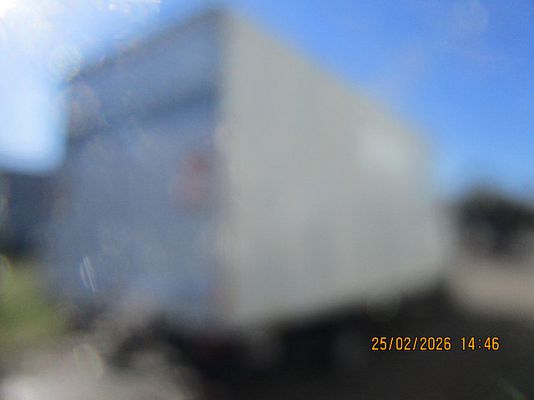 Vehicle image 3 / 5