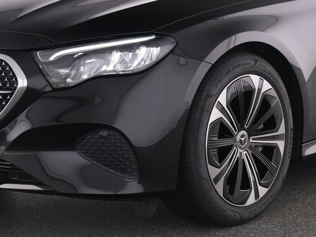 Mercedes-Benz E-Klasse – Bild 8