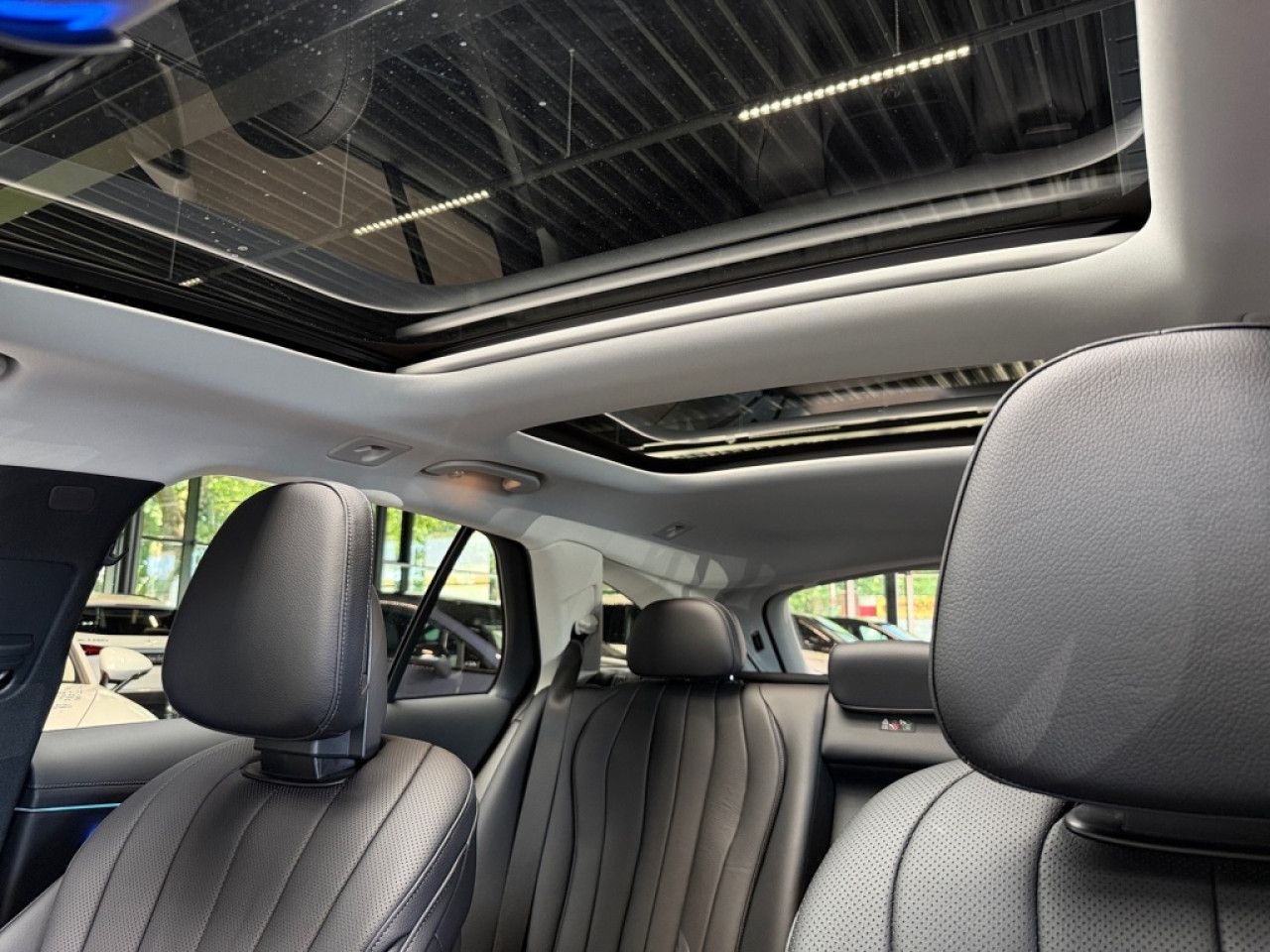 Mercedes-Benz E-Klasse – Bild 14