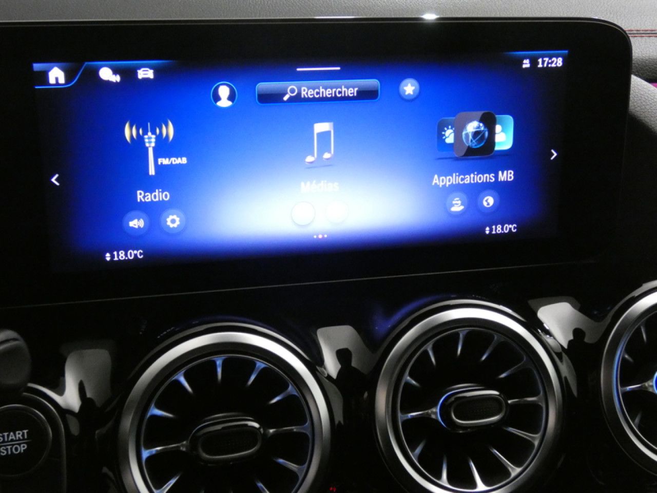 Photo du v&eacute;hicule 16 / 18