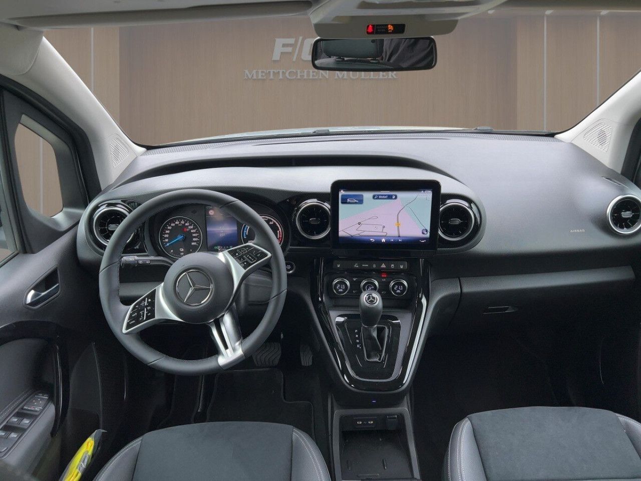 Mercedes-Benz EQT – Bild 8