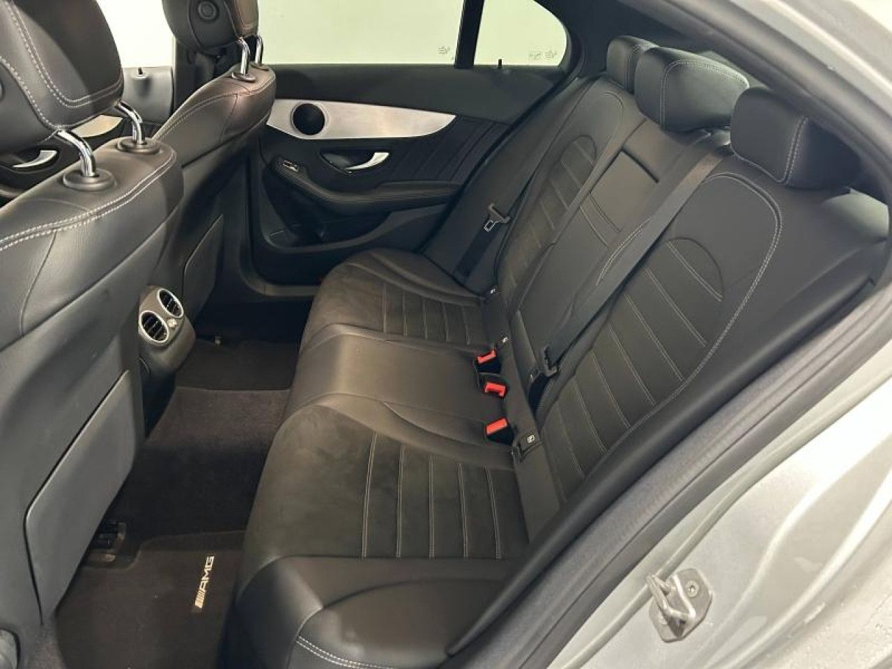 Photo du v&eacute;hicule 18 / 18