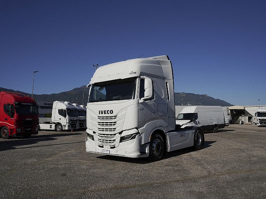 Vehicle image 1 / 12