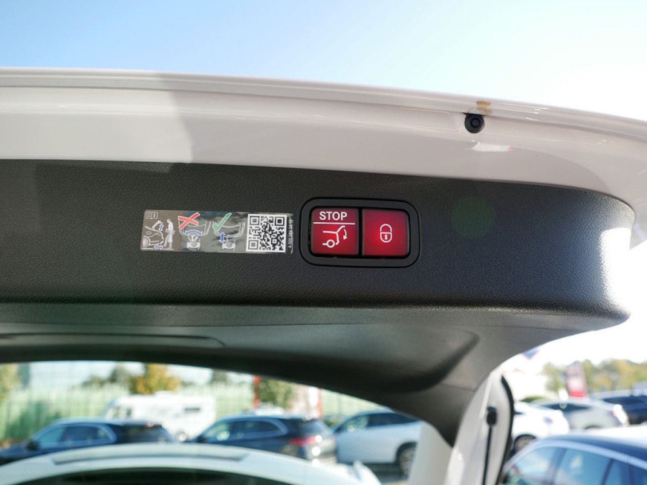 Mercedes-Benz E-Klasse – Bild 14