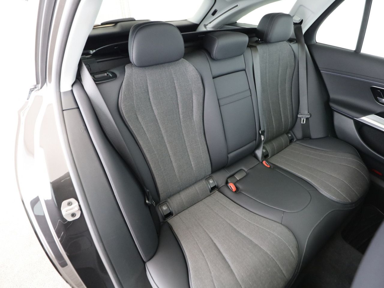 Mercedes-Benz E-Klasse – Bild 12