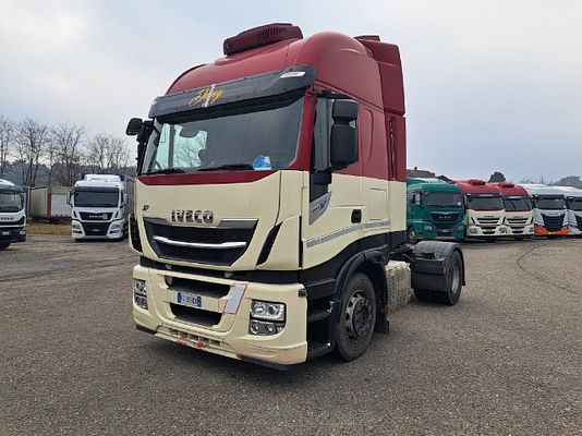 Vehicle image 1 / 15