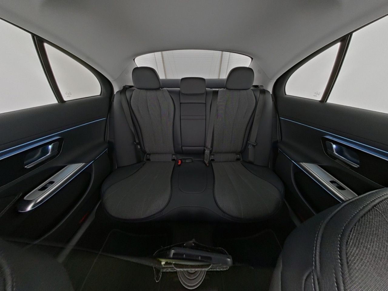Mercedes-Benz E-Klasse – Bild 9