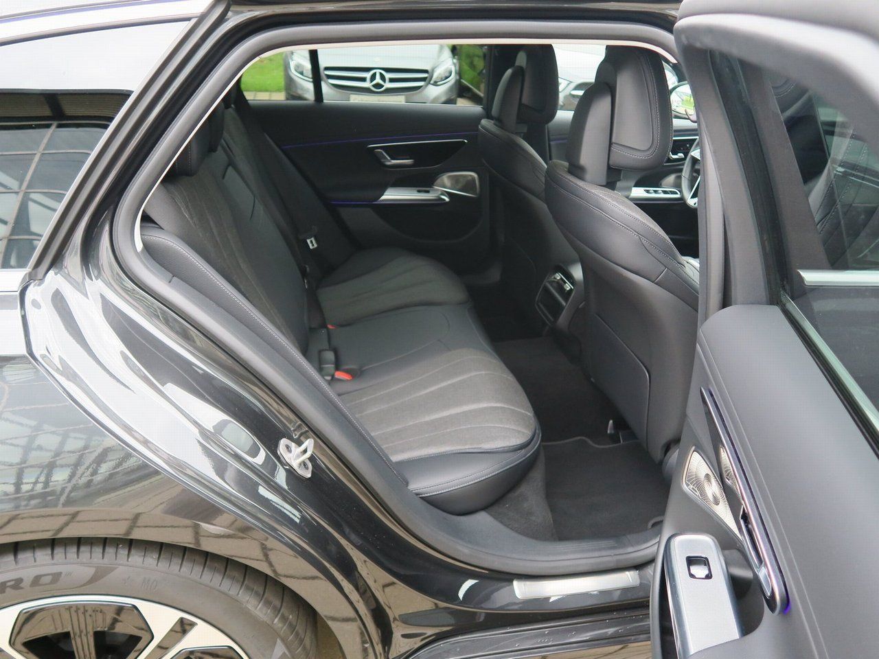 Mercedes-Benz E-Klasse – Bild 8