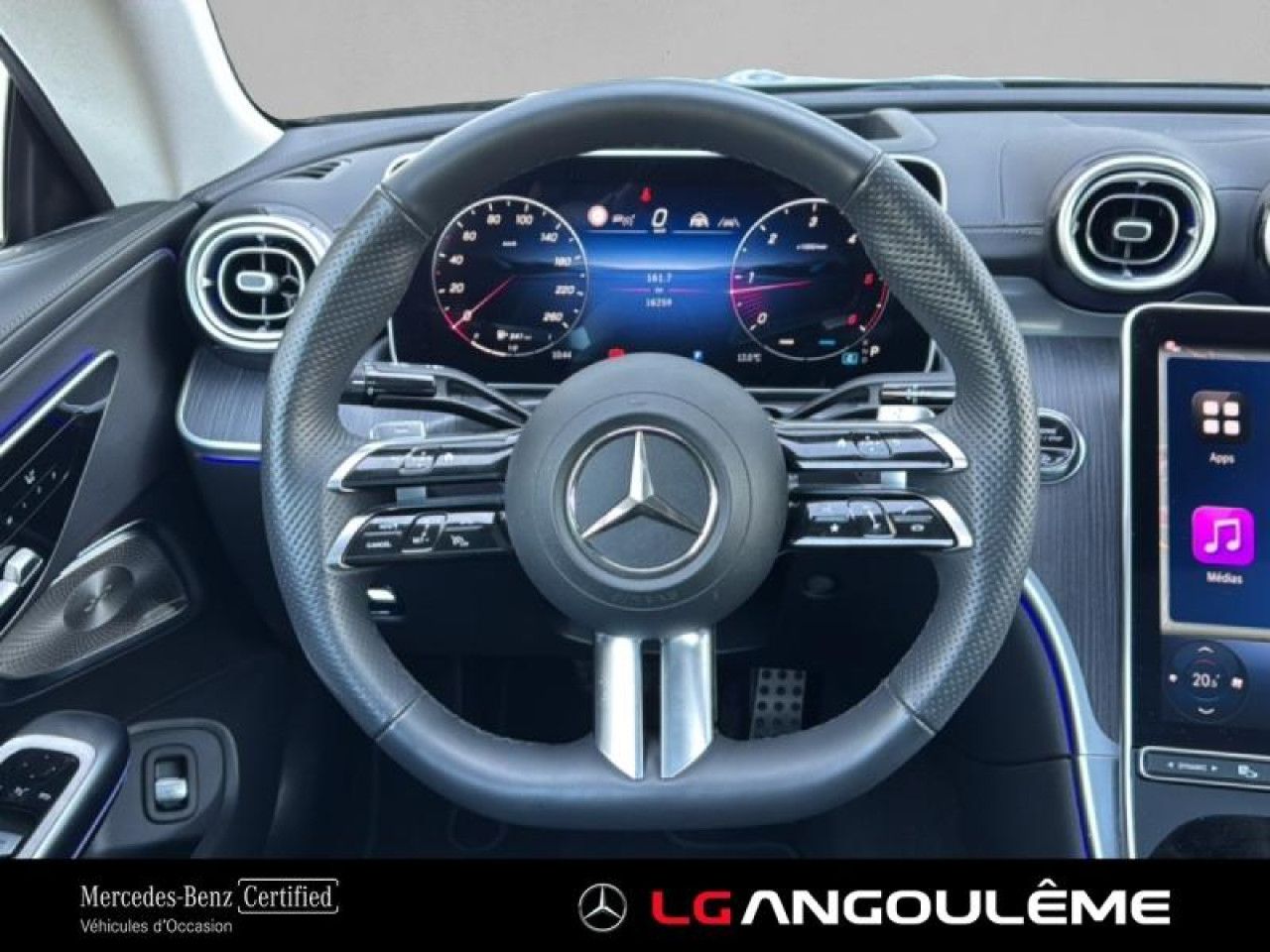 Photo du v&eacute;hicule 14 / 18