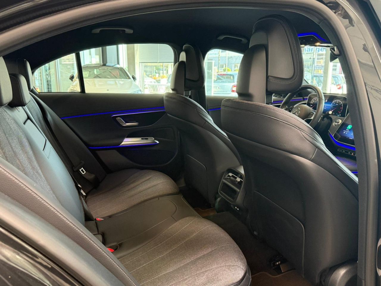 Mercedes-Benz E-Klasse – Bild 17