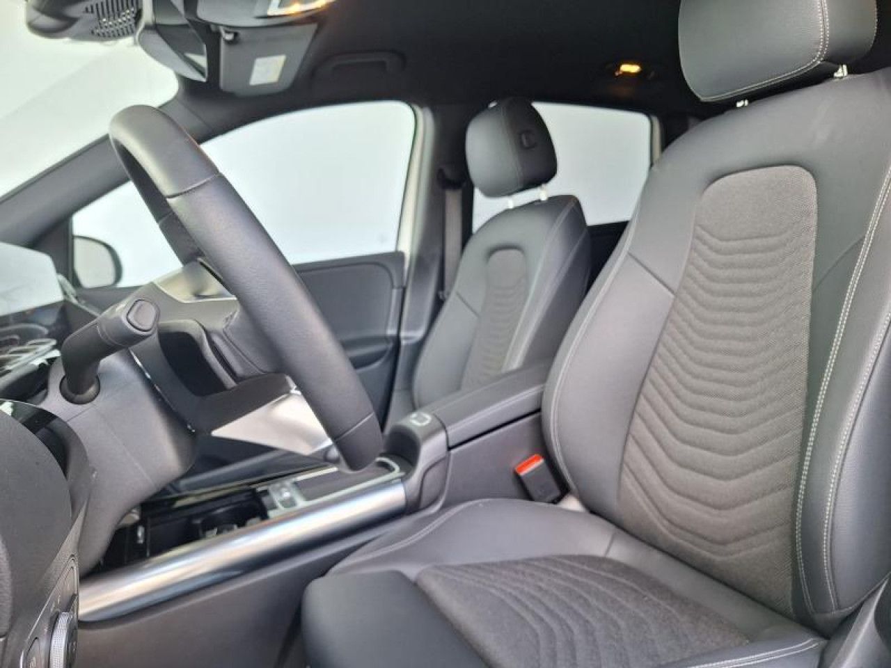 Photo du v&eacute;hicule 16 / 18