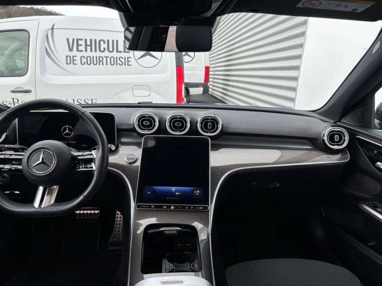 Photo du v&eacute;hicule 9 / 16