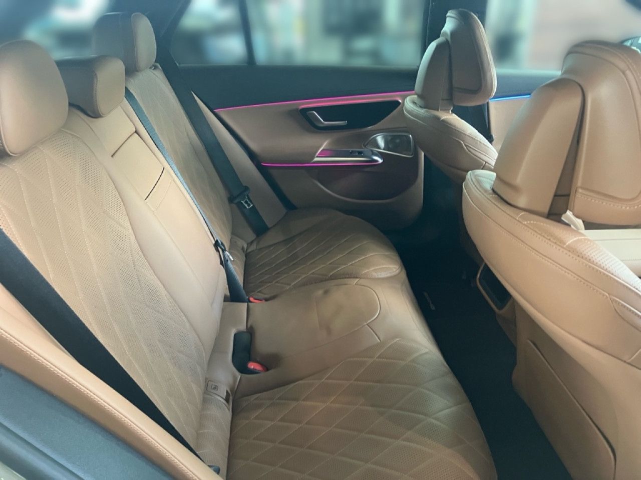 Mercedes-Benz E-Klasse – Bild 11