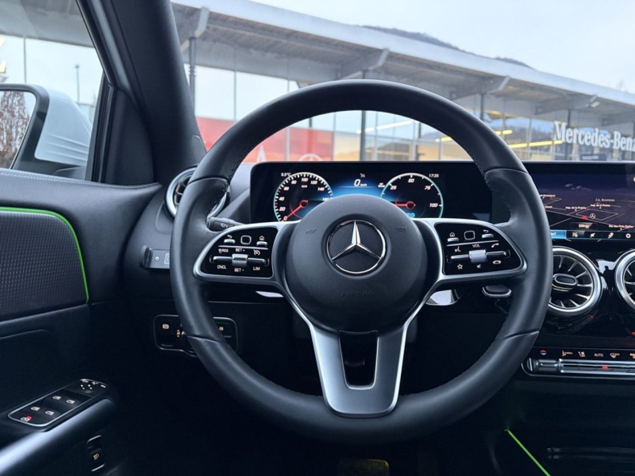 Photo du v&eacute;hicule 12 / 18