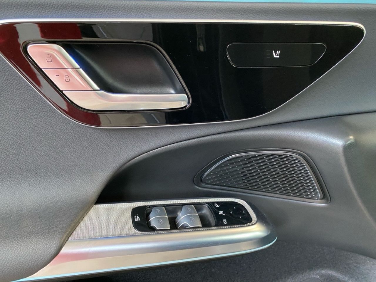 Mercedes-Benz E-Klasse – Bild 26