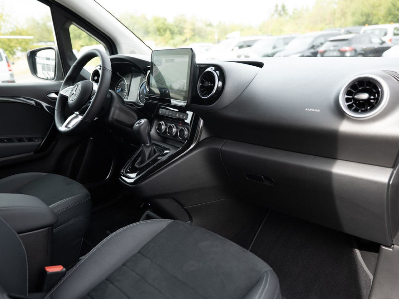 Mercedes-Benz EQT – Bild 2