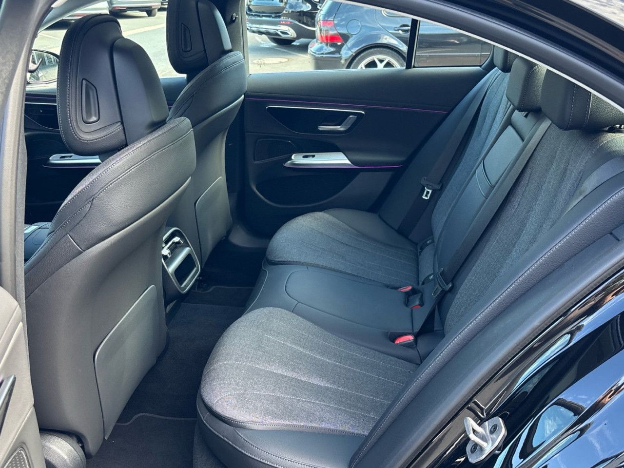 Mercedes-Benz E-Klasse – Bild 12