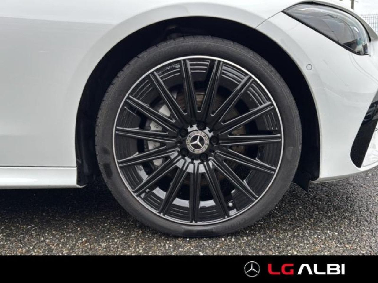 Photo du v&eacute;hicule 17 / 18