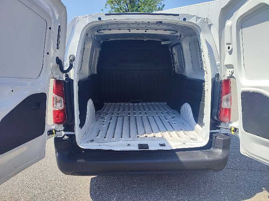 Vehicle image 7 / 10
