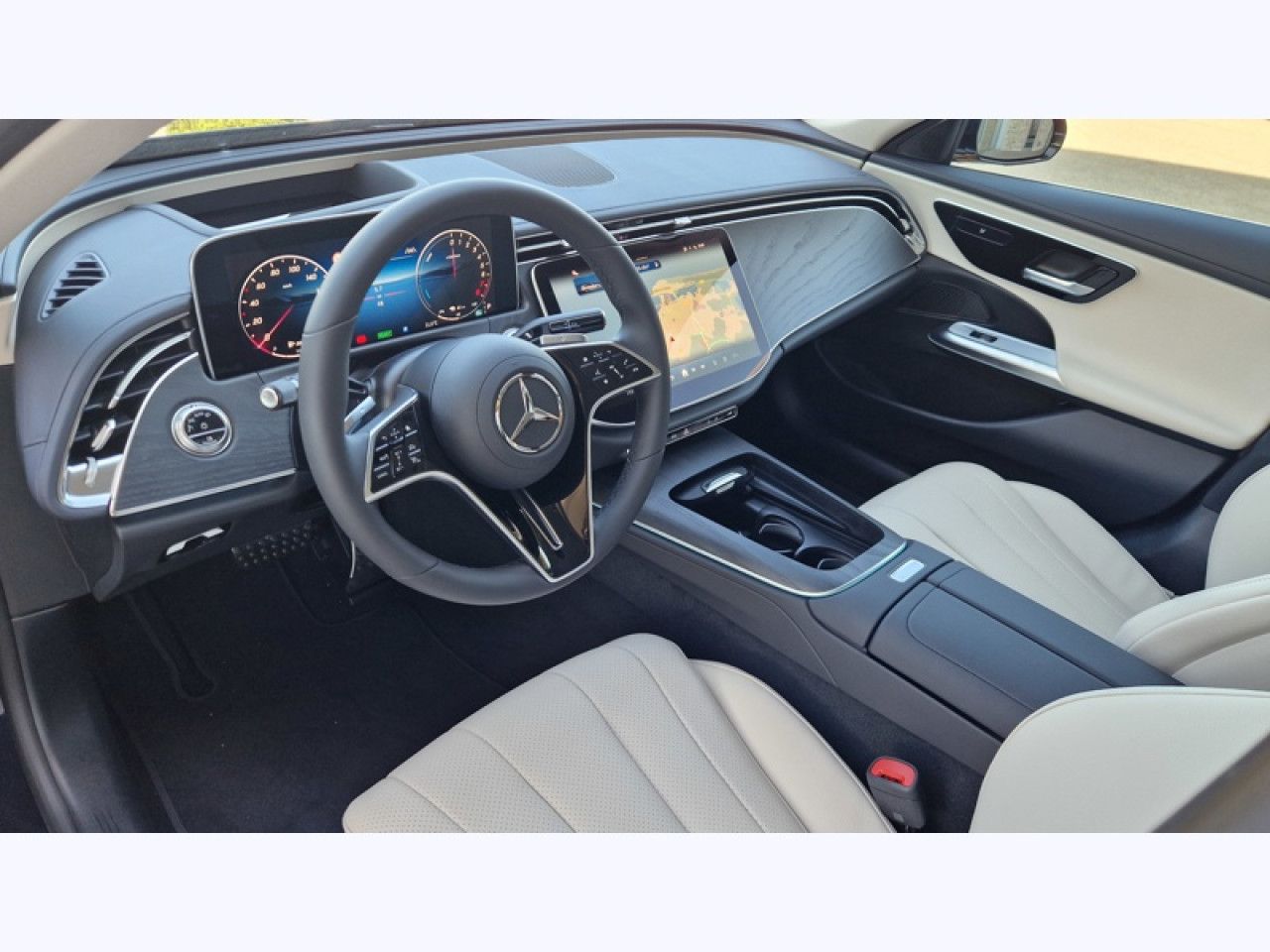 Photo du v&eacute;hicule 12 / 18