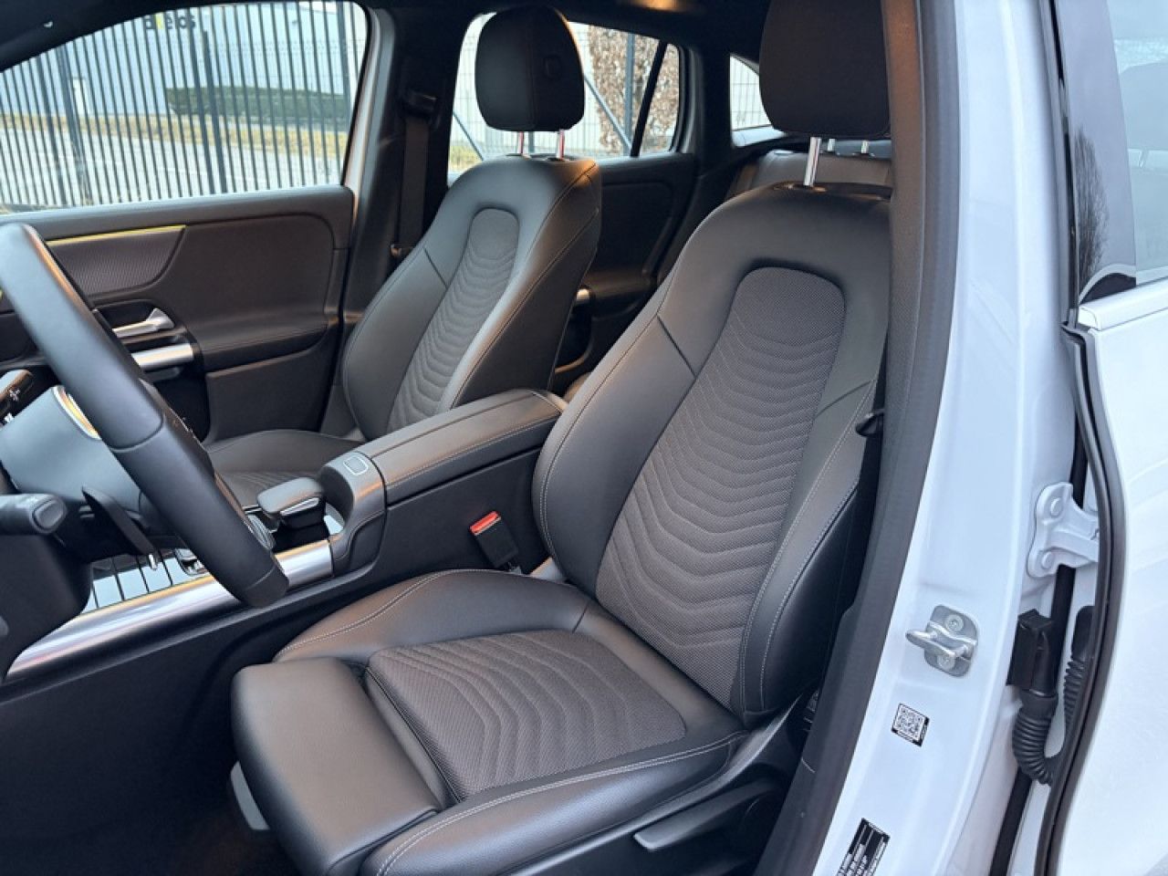 Photo du v&eacute;hicule 16 / 18