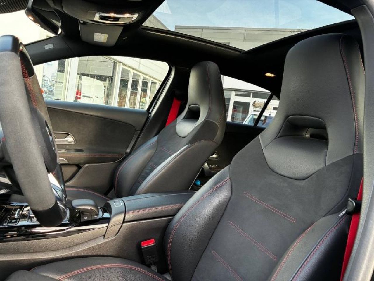 Photo du v&eacute;hicule 12 / 13