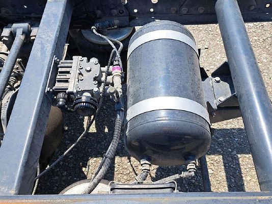 Vehicle image 5 / 14