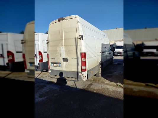 Vehicle image 3 / 4