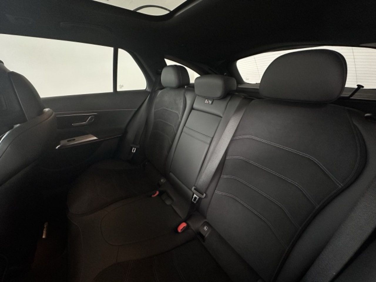 Mercedes-Benz E-Klasse – Bild 12