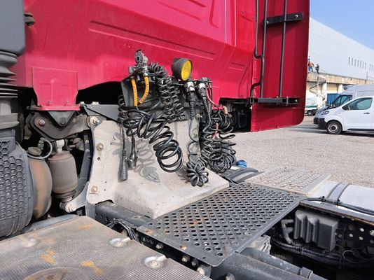 Vehicle image 10 / 17