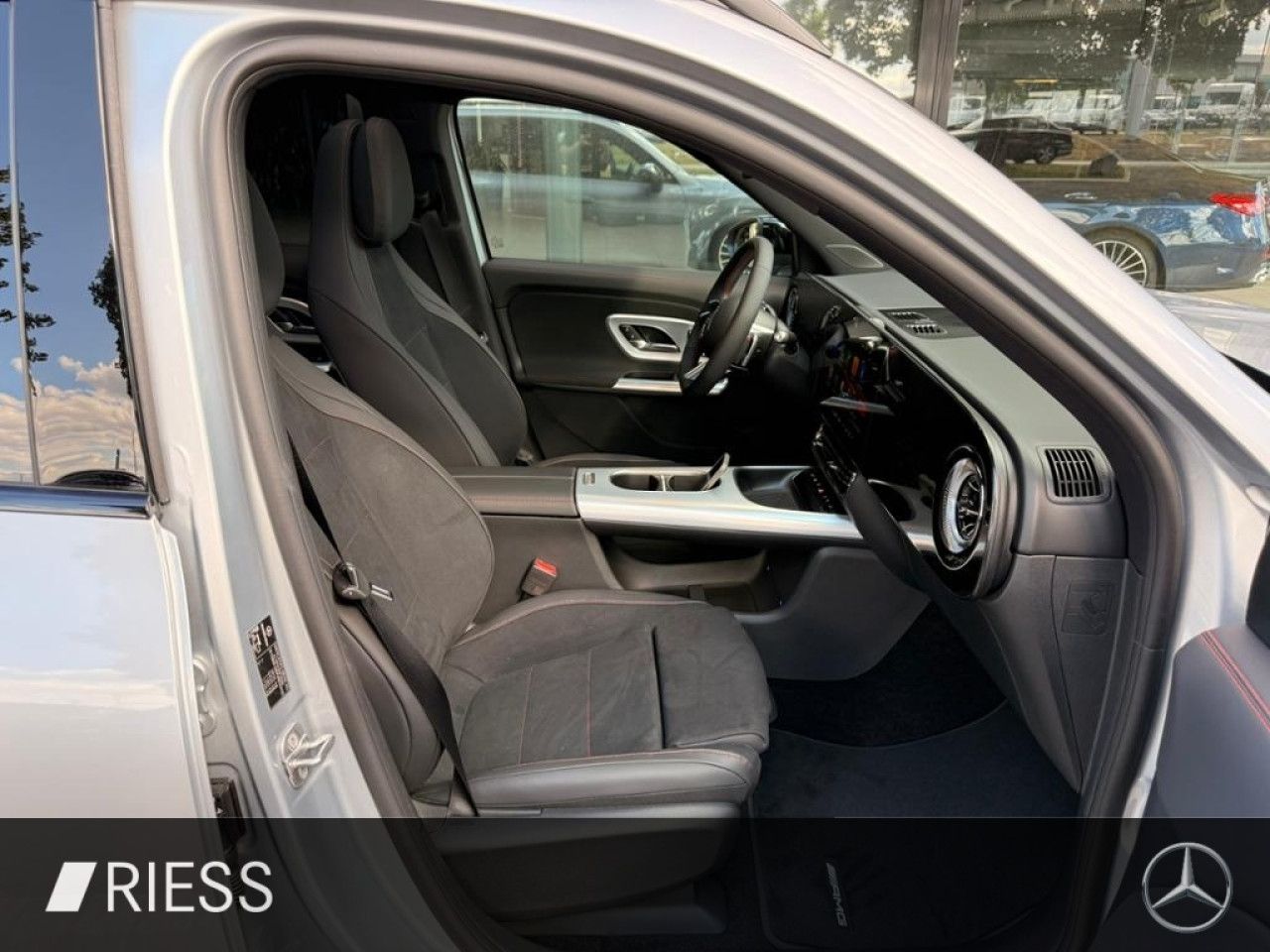 Mercedes-Benz GLB – Bild 9