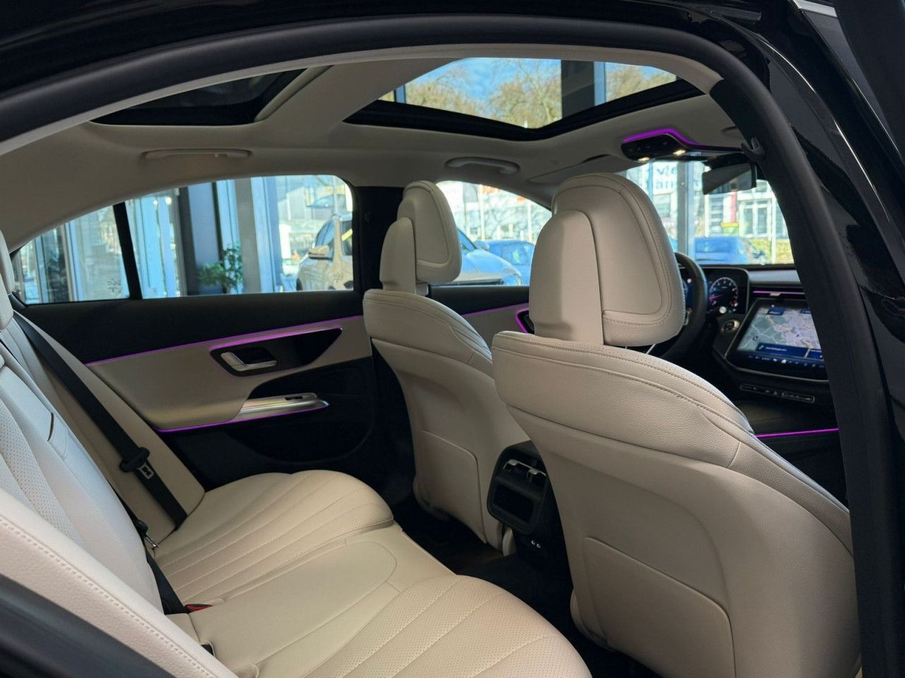 Mercedes-Benz E-Klasse – Bild 17