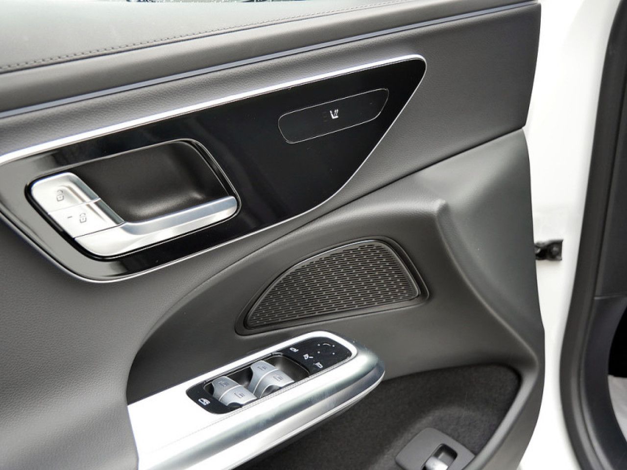 Mercedes-Benz E-Klasse – Bild 15