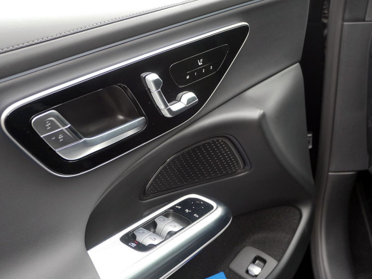 Mercedes-Benz E-Klasse – Bild 12