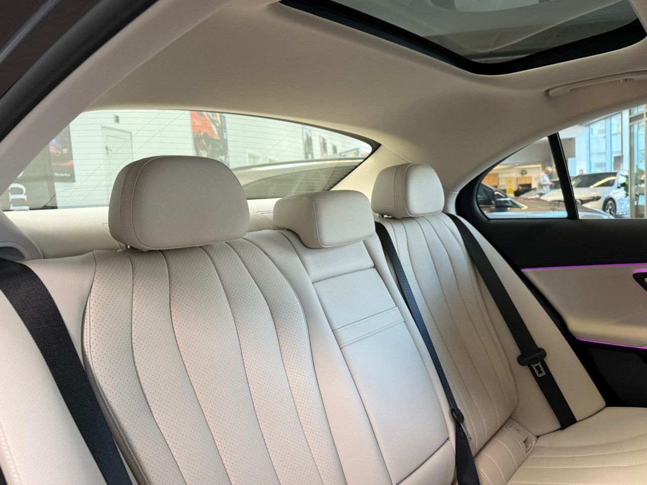 Mercedes-Benz E-Klasse – Bild 16