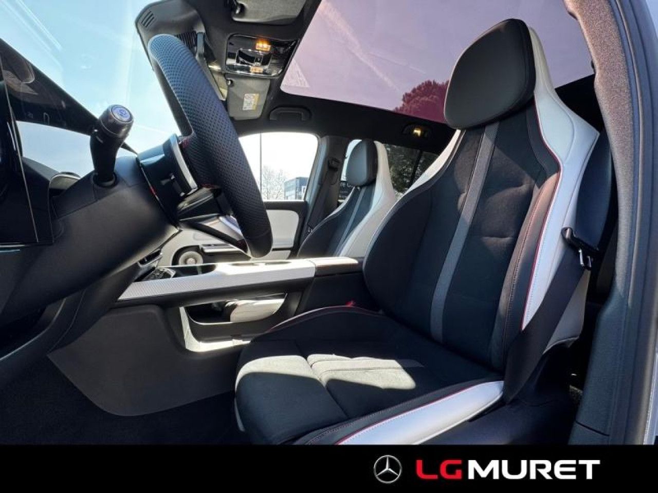 Photo du v&eacute;hicule 10 / 18