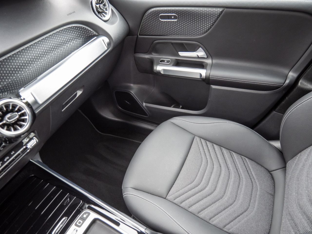 Mercedes-Benz GLB – Bild 14
