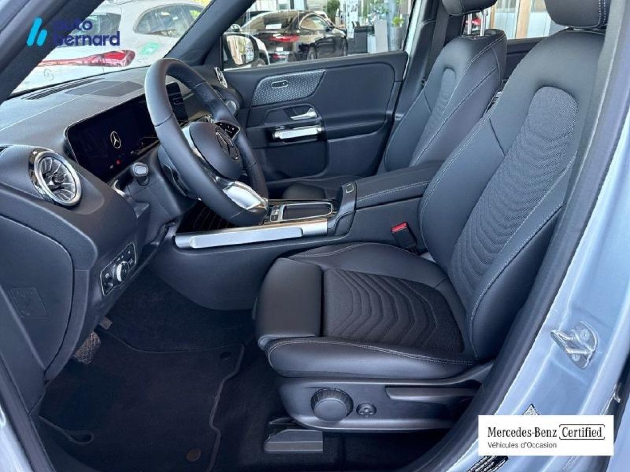 Photo du v&eacute;hicule 9 / 18