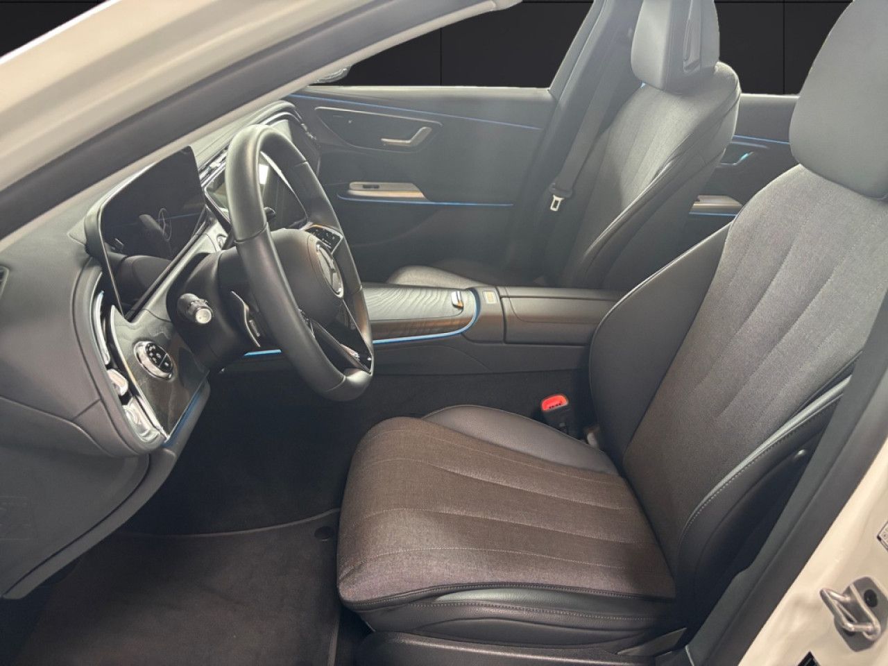 Mercedes-Benz E-Klasse – Bild 8