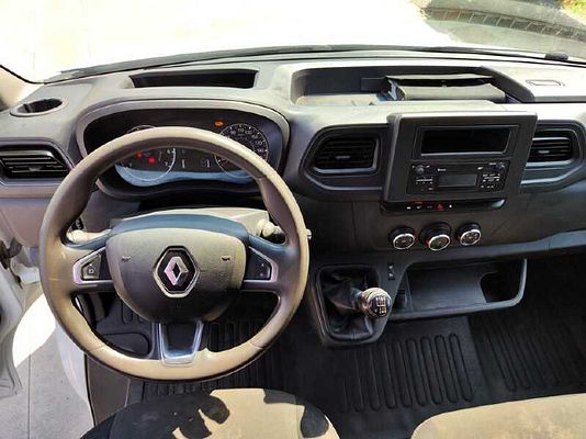 Vehicle image 6 / 8