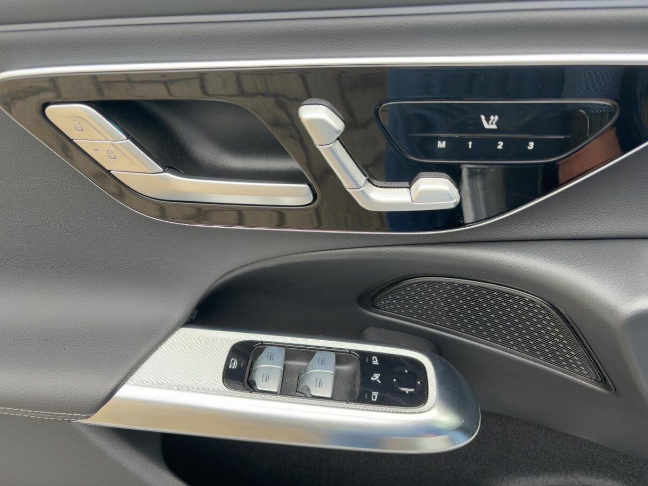 Mercedes-Benz E-Klasse – Bild 19