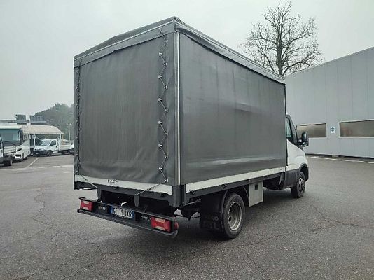 Vehicle image 5 / 10
