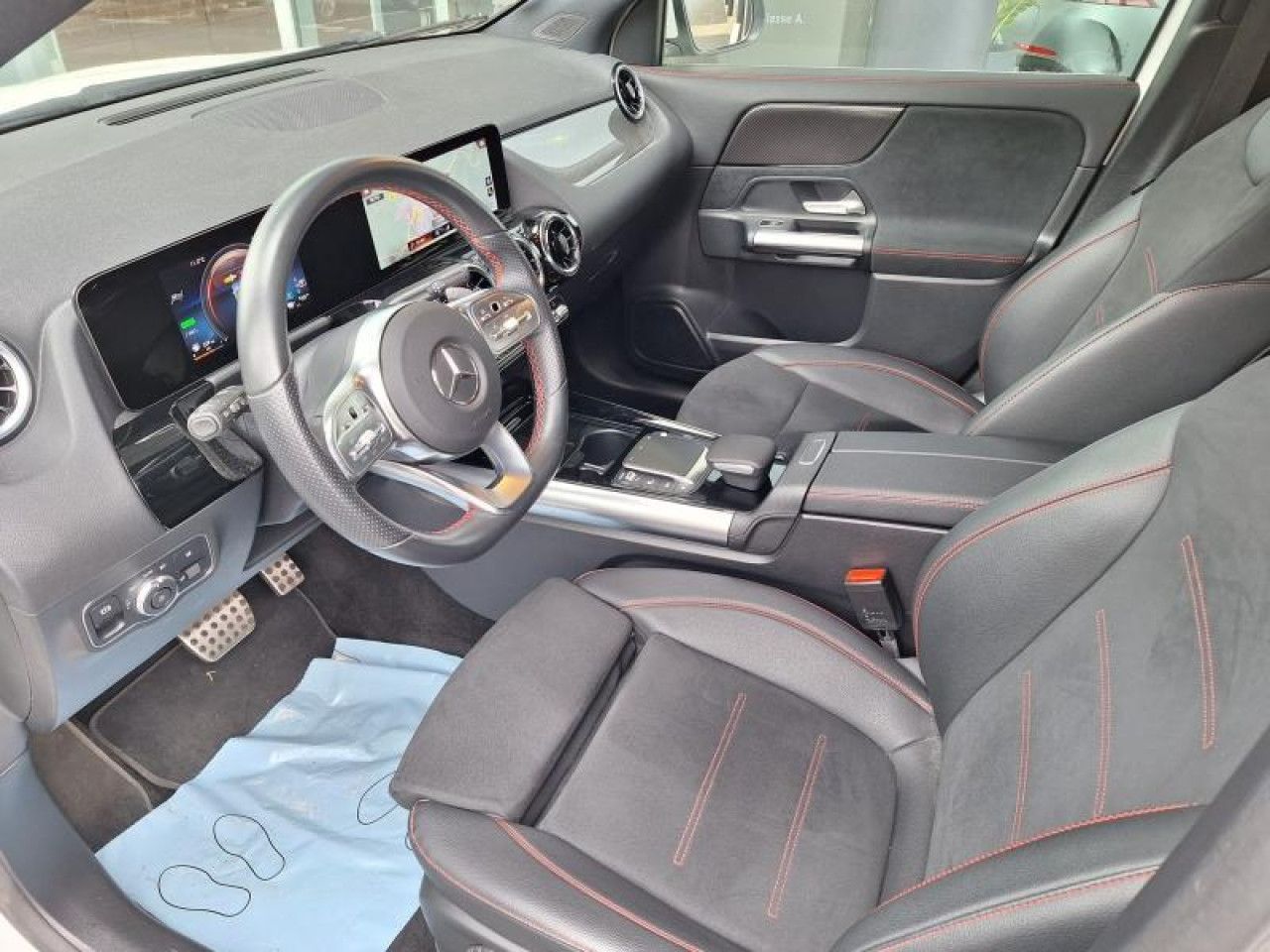 Photo du v&eacute;hicule 16 / 18