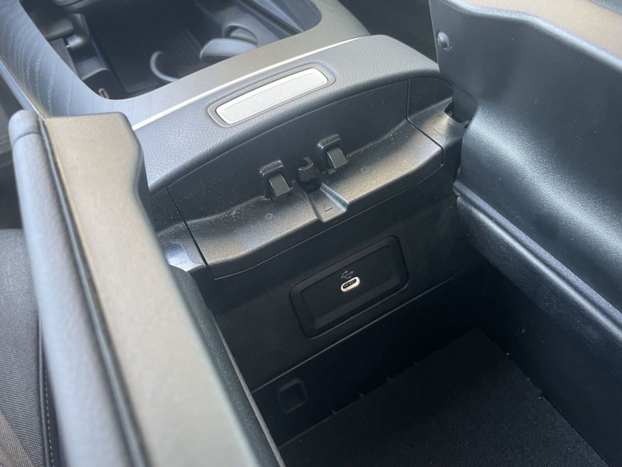 Mercedes-Benz E-Klasse – Bild 25