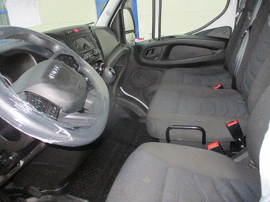 Vehicle image 5 / 5